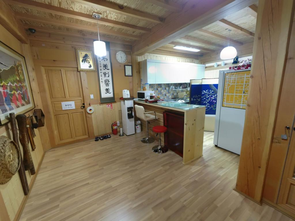 Hanok Guesthouse Jangsoo จอนจู ภายนอก รูปภาพ
