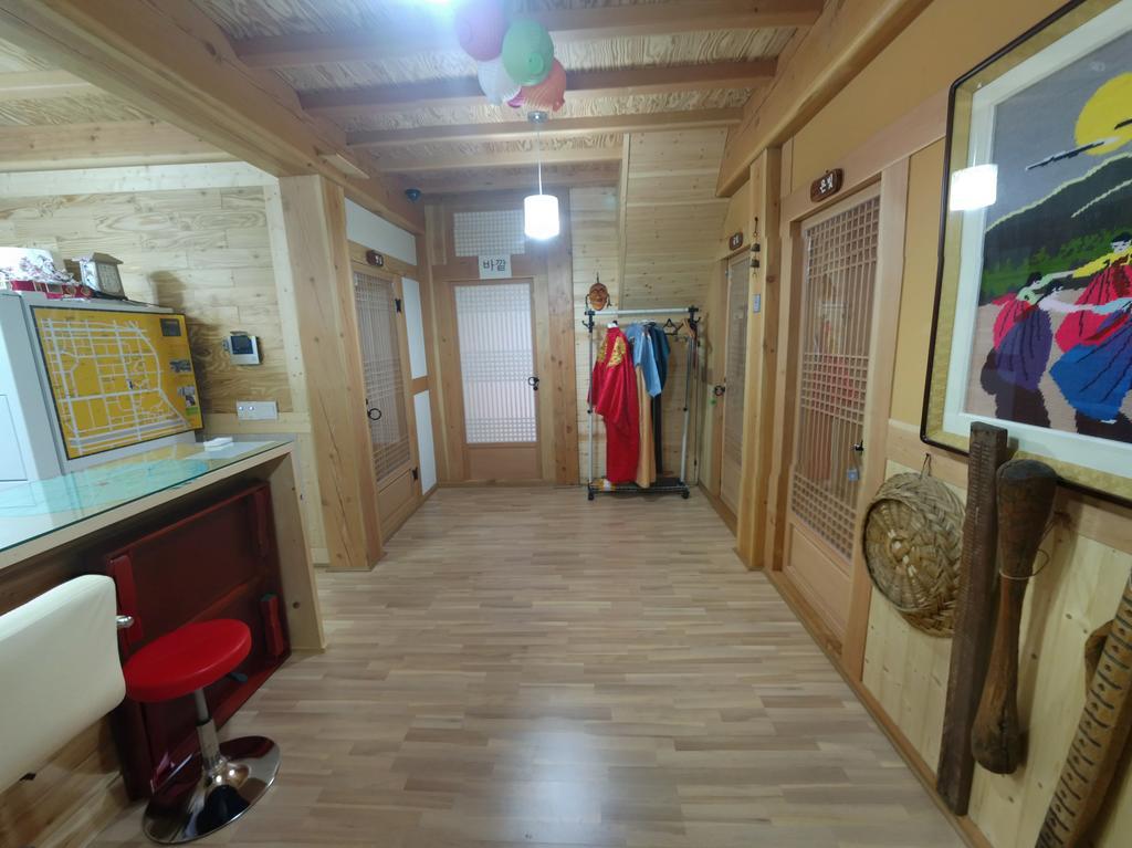 Hanok Guesthouse Jangsoo จอนจู ภายนอก รูปภาพ