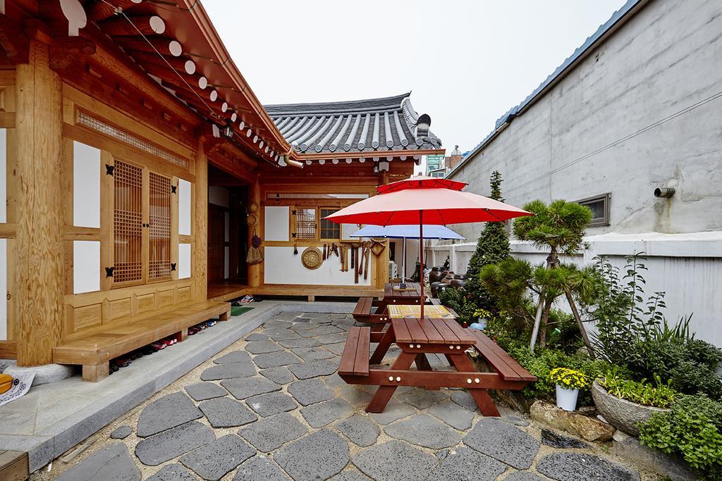 Hanok Guesthouse Jangsoo จอนจู ภายนอก รูปภาพ